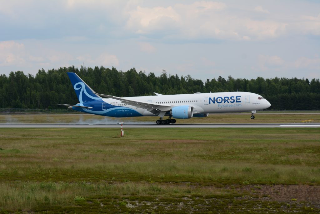 Norse Dreamliner b787 takeoff